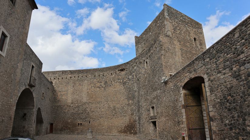 Castello di Melfi | Turismo Viaggi Italia
