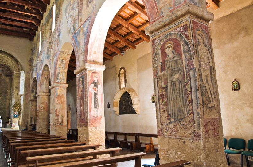 Santuario di Santa Maria Regina di Anglona (Affreschi interni) | Turismo Viaggi Italia