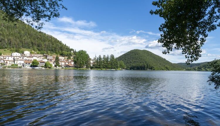 Lago di Piediluco e il borgo | Turismo Viaggi Italia
