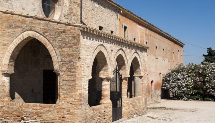 Chiesa Santa Maria di Propezzano a Morro d’Oro | Turismo Viaggi Italia