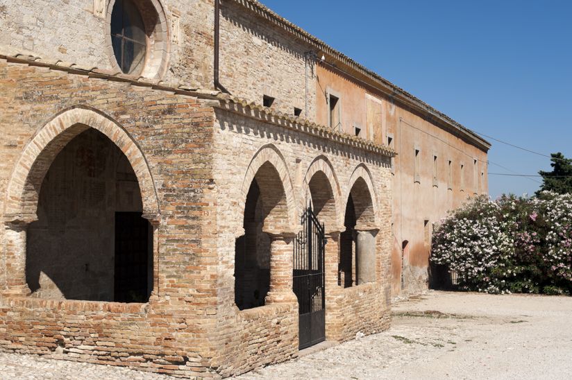 Chiesa Santa Maria di Propezzano a Morro d'Oro | Turismo Viaggi Italia